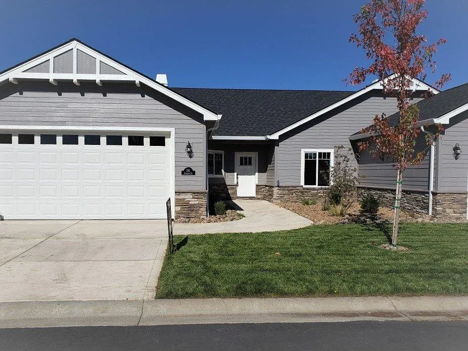 191 Sky Hawk Dr photo 1