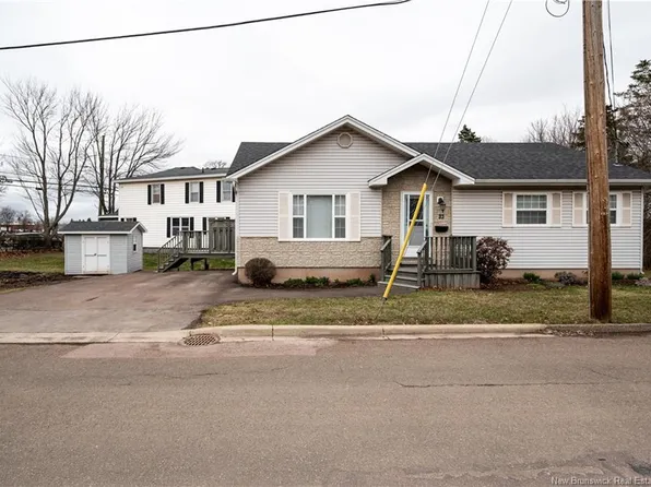 33 Reilly Ave, Moncton, NB E1A 3H2