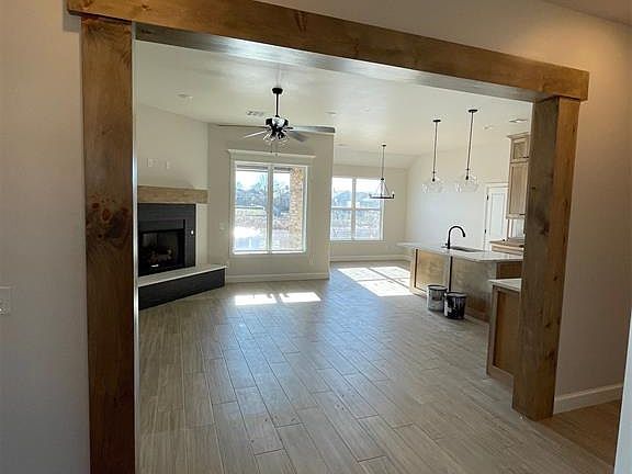 3rd image of 2824 Dalewood Pl