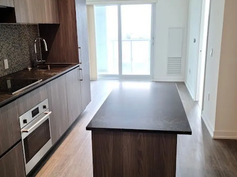 1 Yorkville Ave #4901 — Photo 4