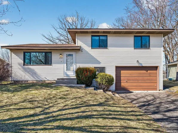 2721 Meadow Ln, Monticello, MN 55362