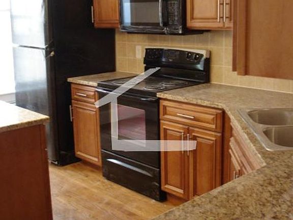3rd image of 184 Saint Paul St #1