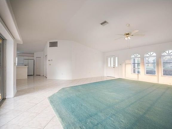 4th image of 219 Rotonda Cir