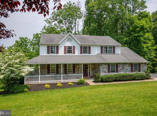 5057 Cherrywood Dr, Mohnton, PA 19540