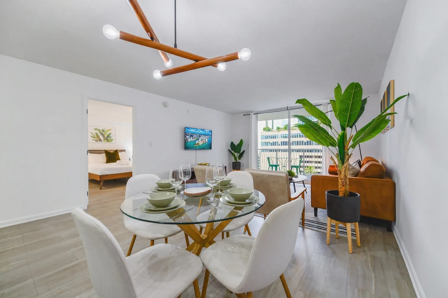 1 bed, 1.0 bath, 818 sqft, $3,067 — Photo 1