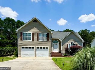 196 Players Cir, Fayetteville, GA 30215