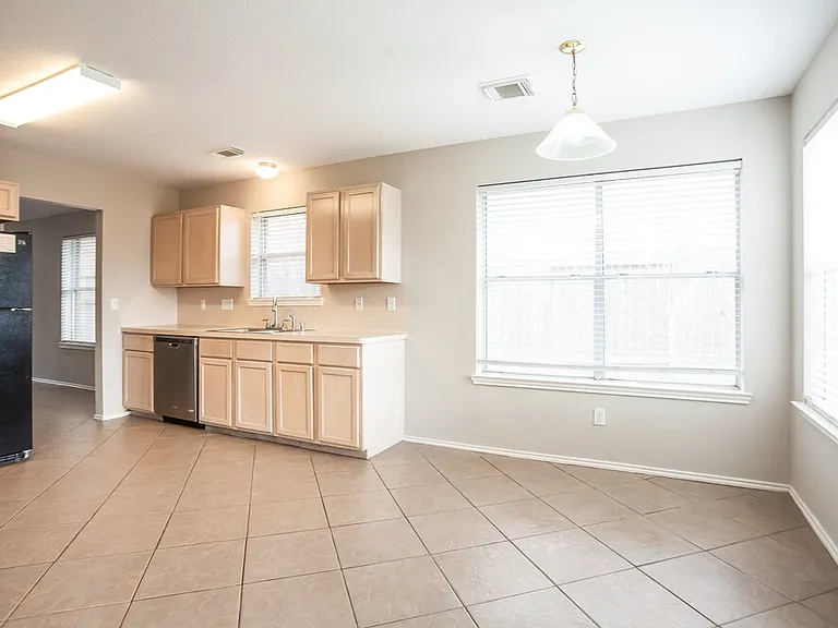 3605 Teal Glen St — Photo 4
