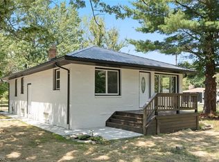 9590 Island Rd, Grafton, OH 44044