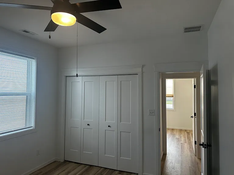 387 S Madison St — Photo 7