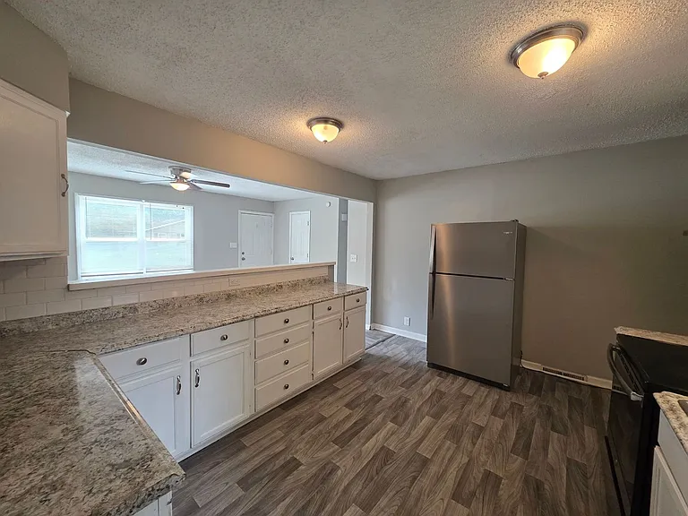 11306 Ditman Ave — Photo 5