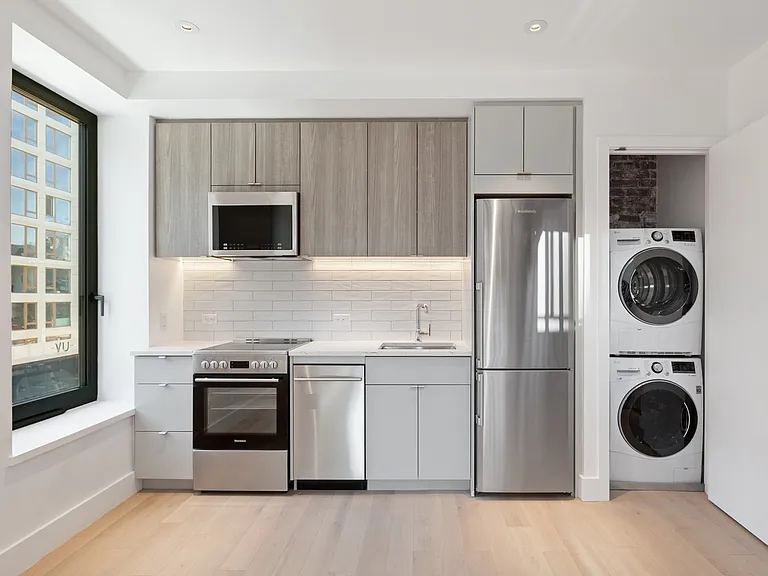 201 E 26th St #2B — Photo 3
