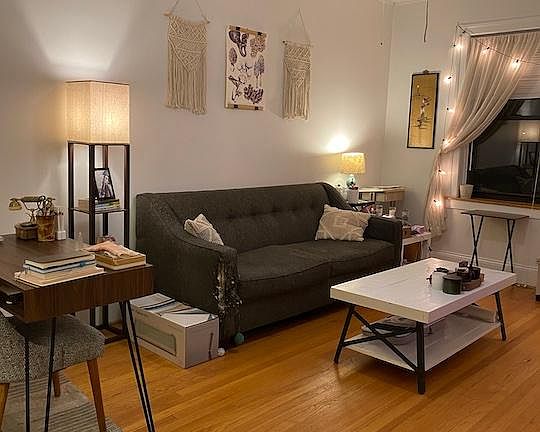 3rd image of 1624 W Ainslie St #1