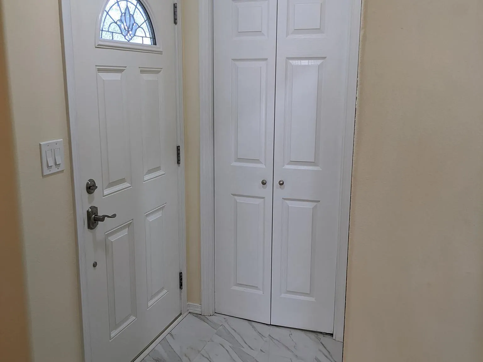 2 bed, 950 sqft, $2,700 — Photo 3