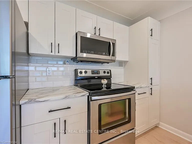 738 Mohawk Rd E #UPPER — Photo 7