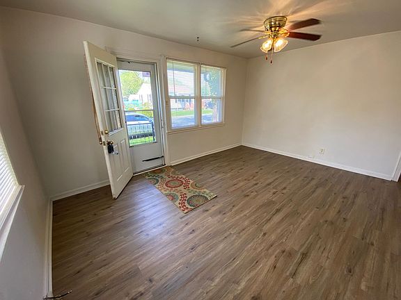 4th image of 66 Aberdeen Ave