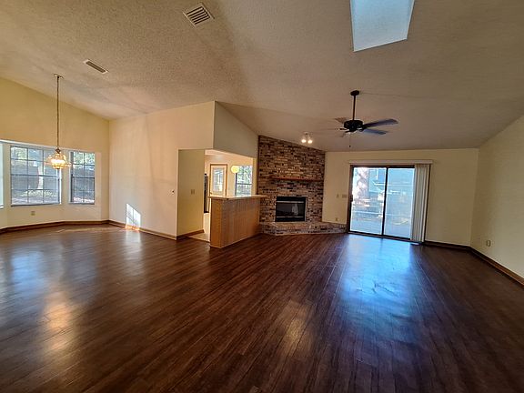 4th image of 1629 Blue Heron Ln