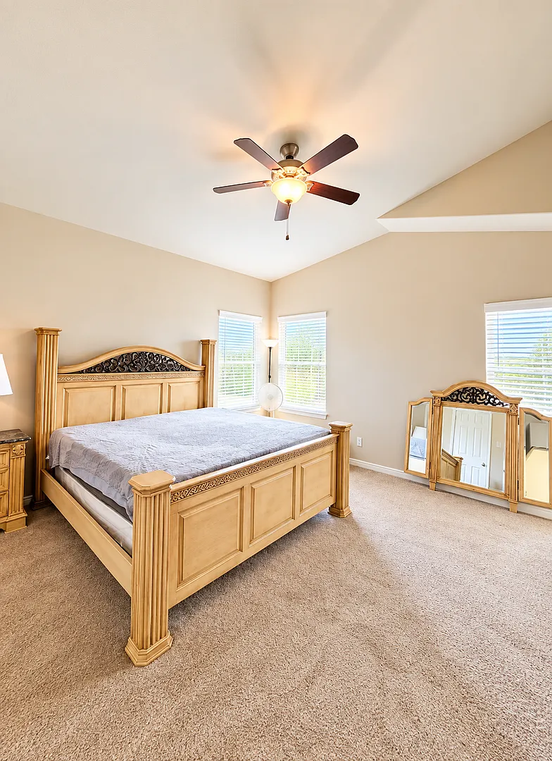 Spacious 5-Bedroom Home with Finished Basement, Fenced Yard & Move-In Special! — Photo 3