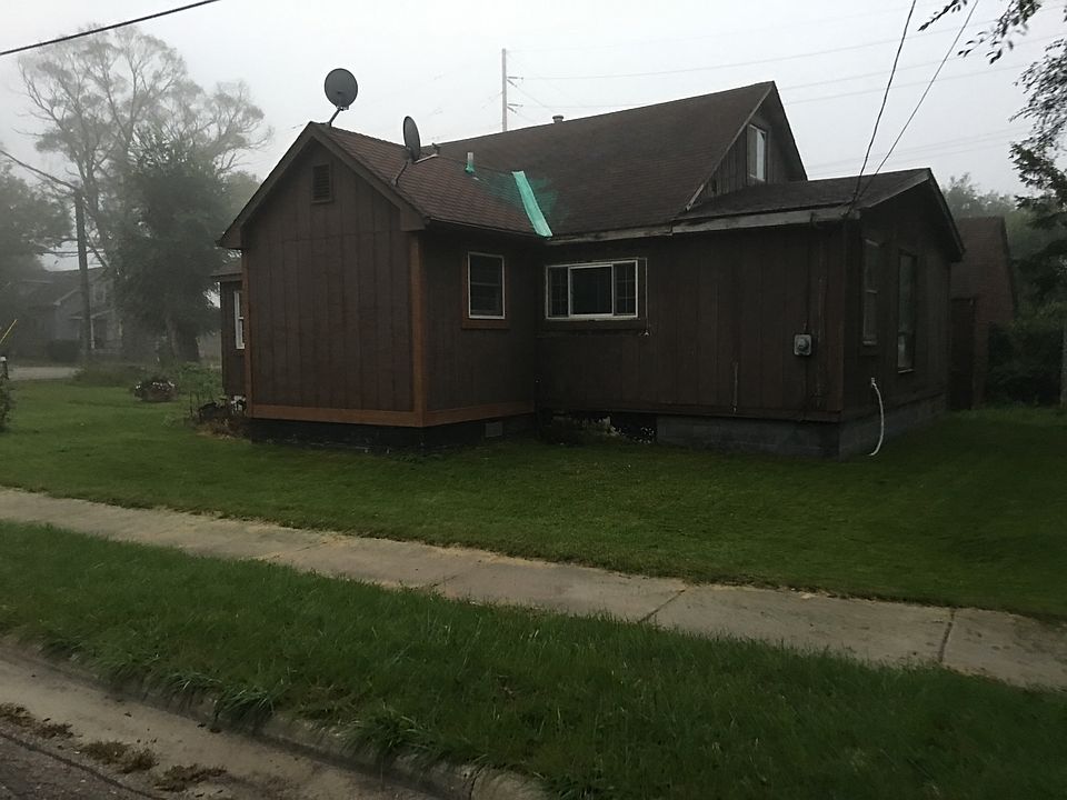 2nd image of 212 N National St