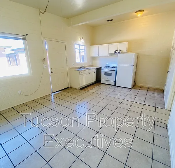 240 W Sahuaro St #16 — Photo 6