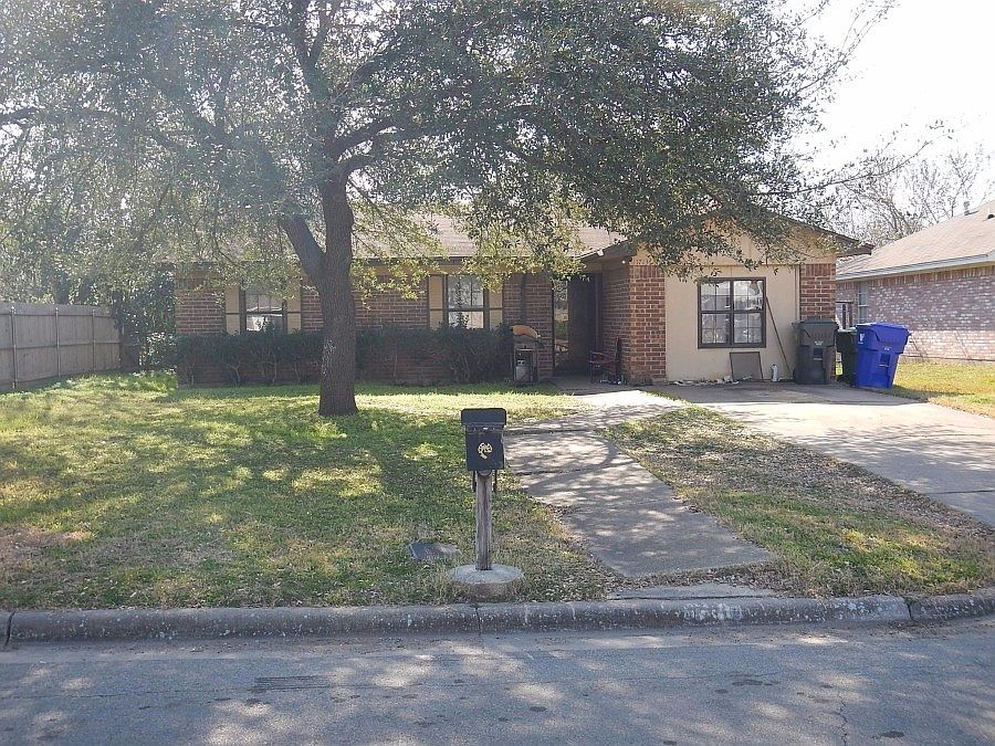 1st image of 1713 Holly Vista St