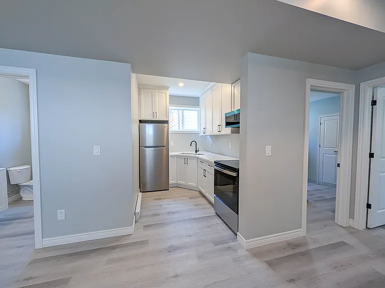 137 Saint George St #2 — Photo 7