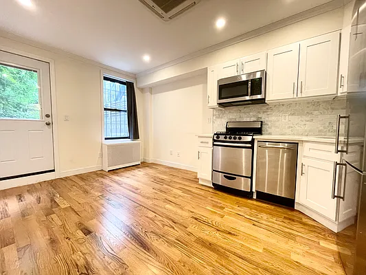 Rented by Silver Line Realty Group NY LLC | media 9