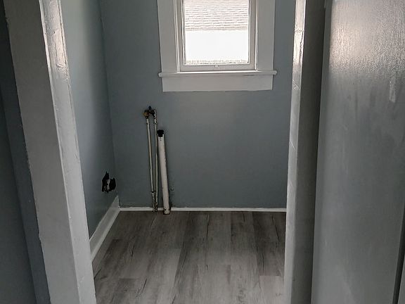 4th image of 811 Court St
