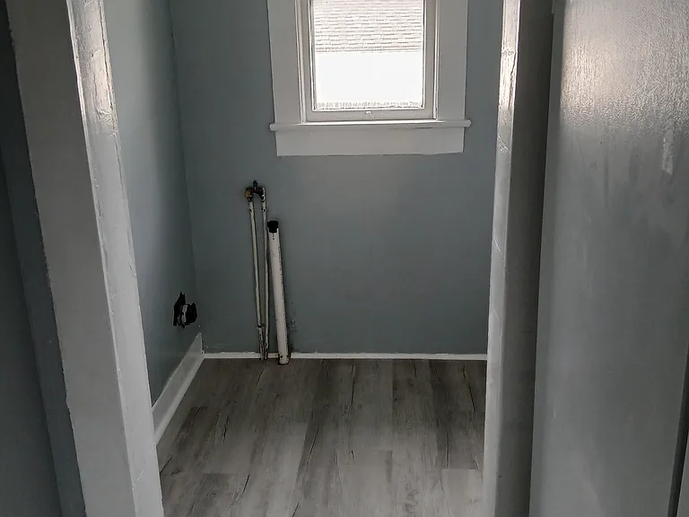 811 Court St — Photo 4