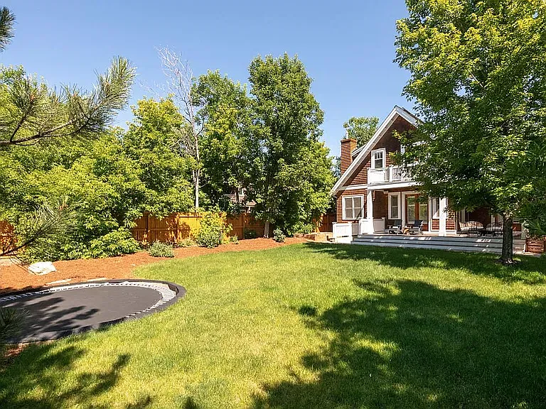 5 bed, 3159 sqft, $7,000 — Photo 2