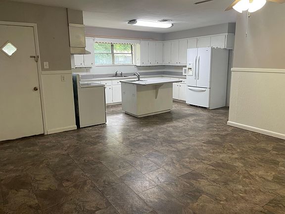 4th image of 2030 N Woodland St