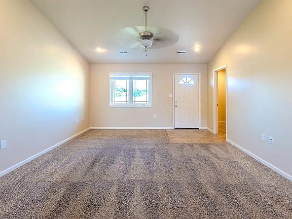 4th image of 420 Highland Grove Dr