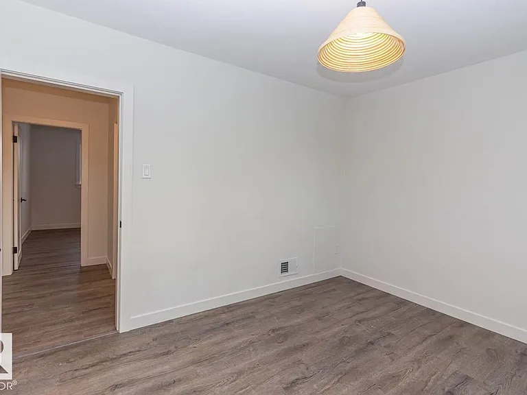 10536 76th St NW — Photo 32