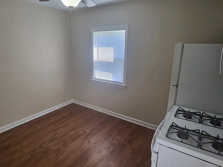 2656 Center St — Photo 5