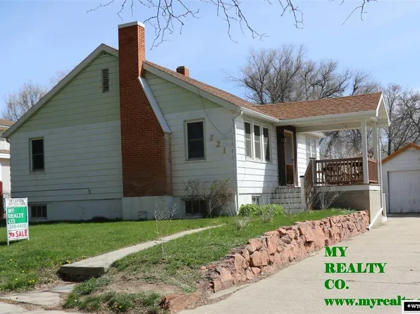 721 S 5th St, Douglas, WY 82633