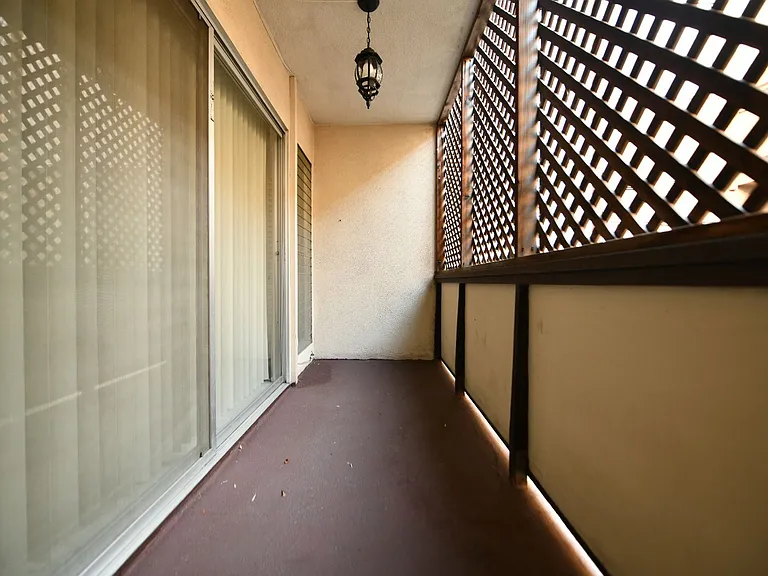 5401 Broadway Ter — Photo 27