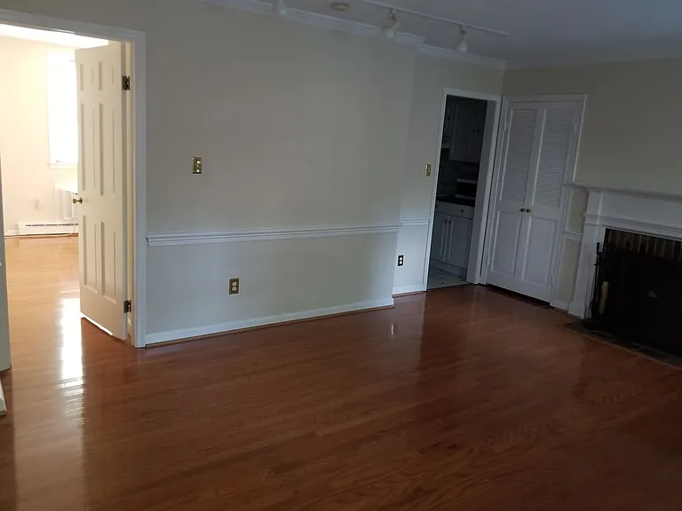 321 Wilkes St — Photo 32
