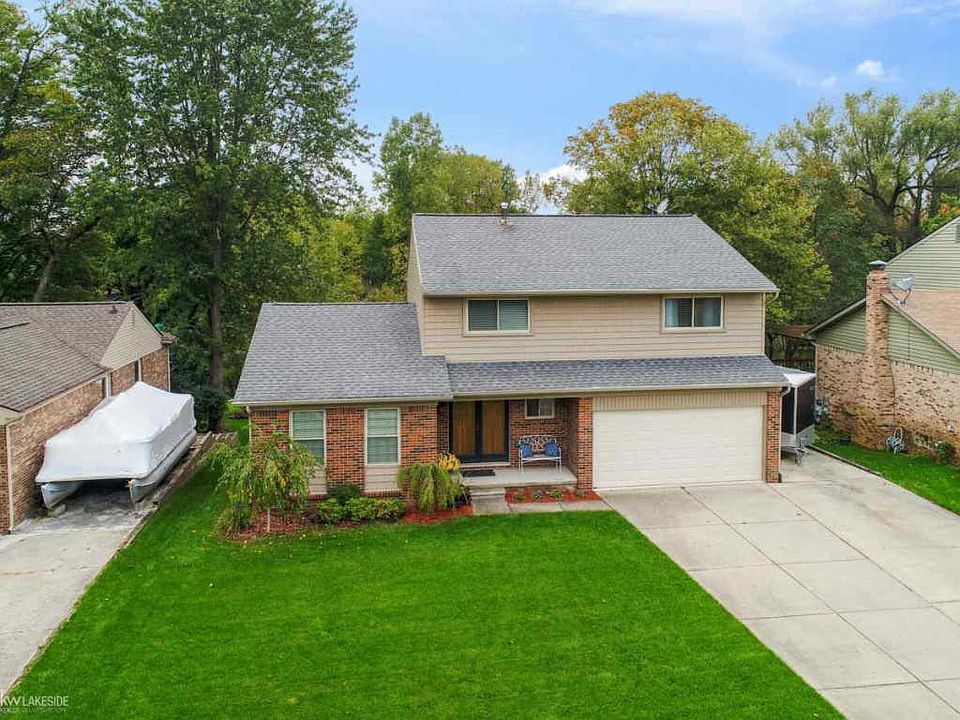 1st image of 4840 Parkridge Dr