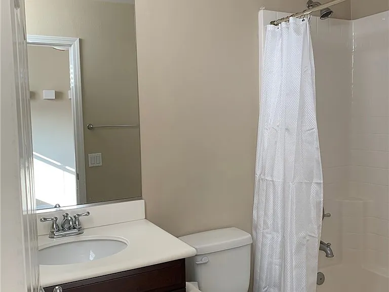 608 Asbury St — Photo 7