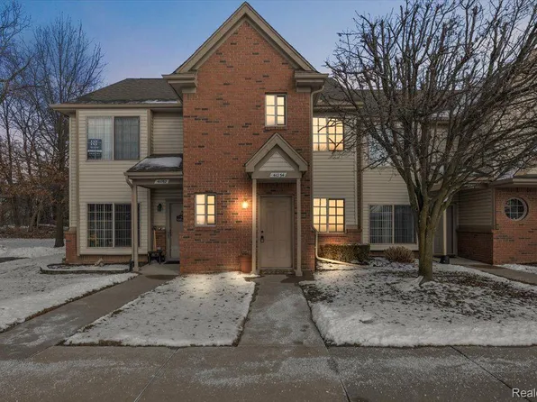 41054 Rose Ln, Clinton Township, MI 48036