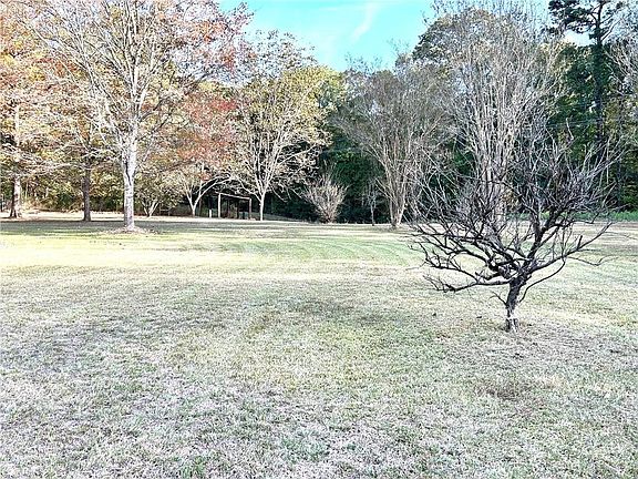 3rd image of 30 Lacroix Rd E