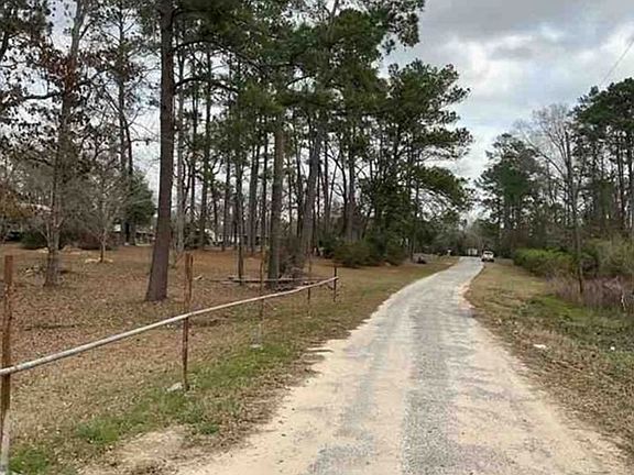 Exterior Neighborhood (street photo)