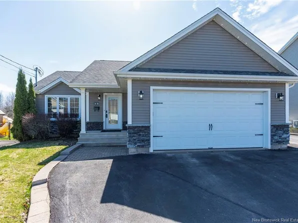 38 Forest Grove Rd, Moncton, NB E1G 5K5