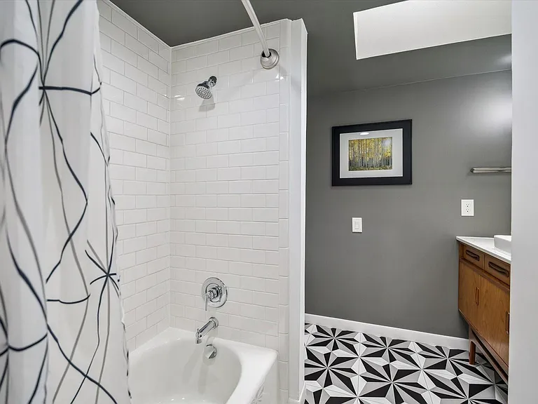 9769 Oak Point Dr — Photo 22
