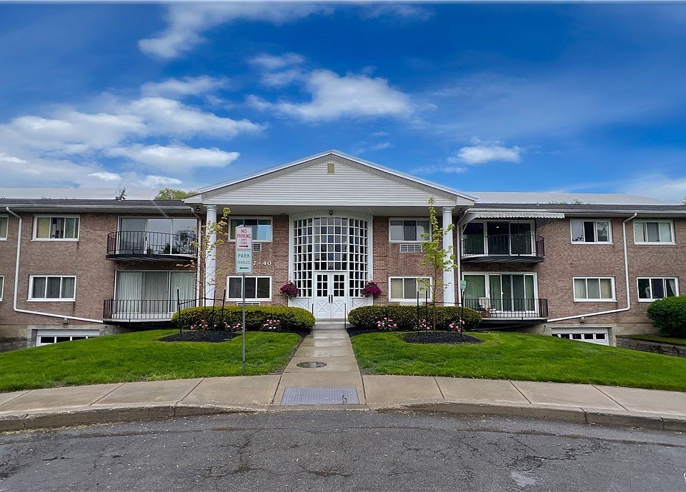 1st image of 36 Park Lane Ct