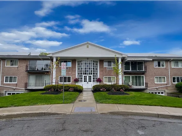 36 Park Lane Ct, Amherst, NY 14221