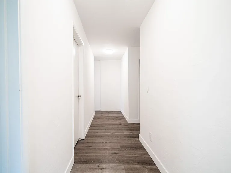 1011 San Julian St #203 — Photo 26