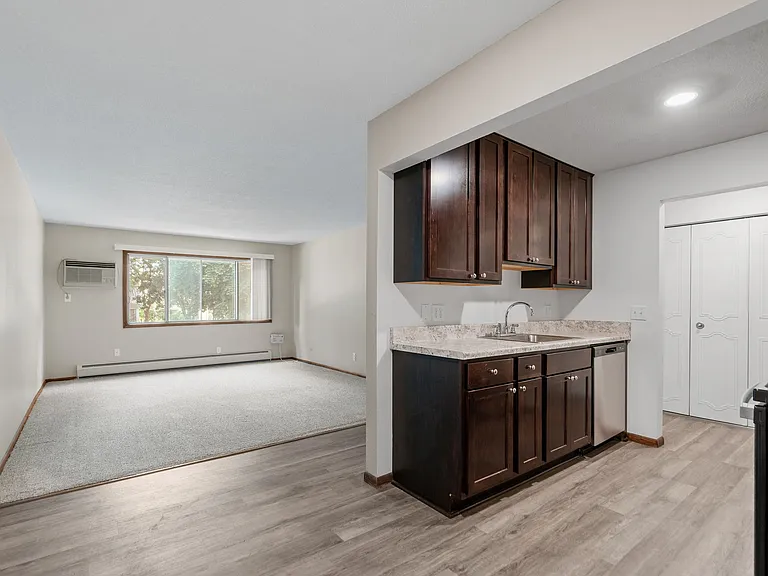 1605 Minnehaha Apartments — Photo 41