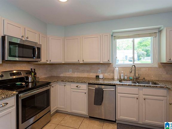 4th image of 1305 Daria St