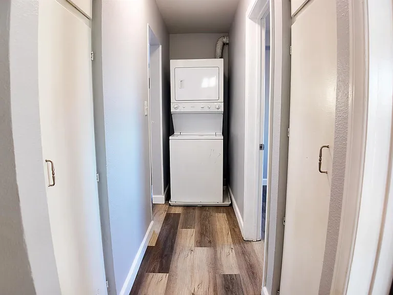 3934 Marine View Ave #39343934-1/2 — Photo 8