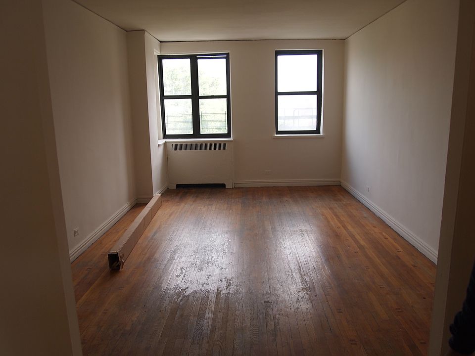 2nd image of 2977 Bainbridge Ave #602